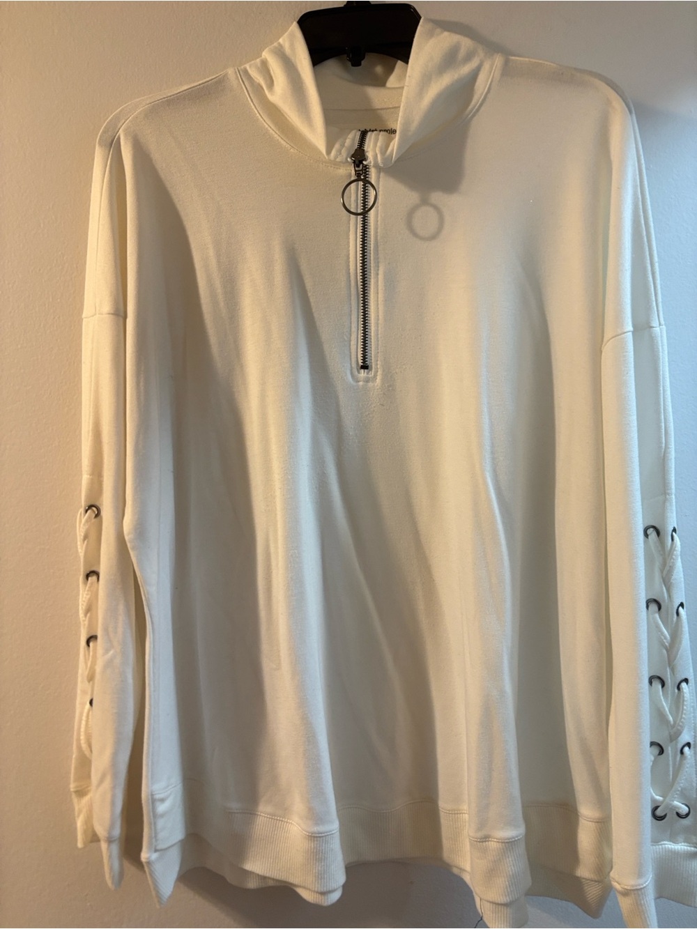 Chic Ivory Zip-Up Jacket Sweatshirt with Tie Accent Sleeves
